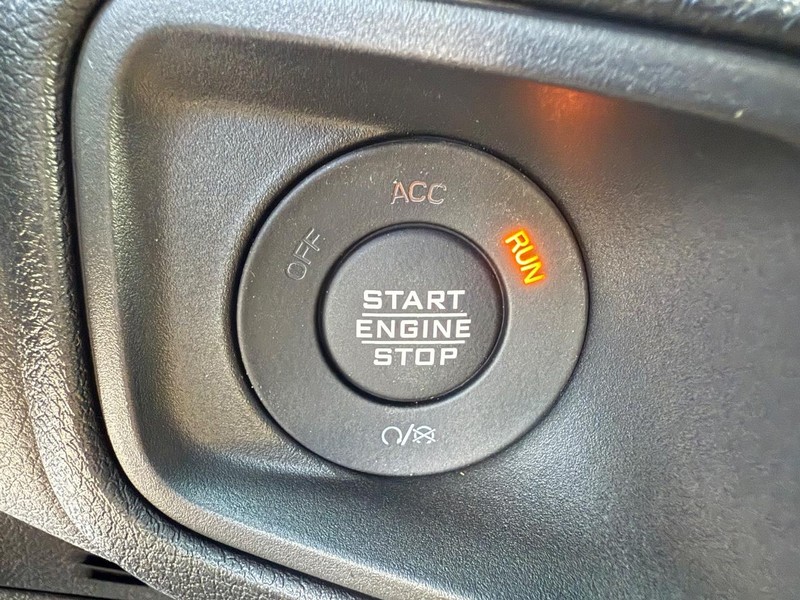 Jeep Wrangler Vehicle Full-screen Gallery Image 22