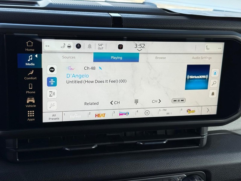 Jeep Wrangler Vehicle Full-screen Gallery Image 24