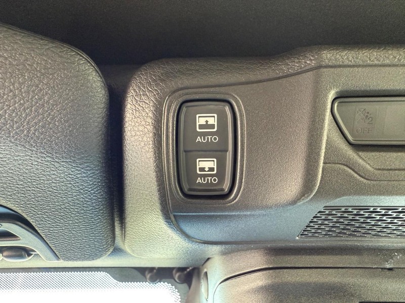 Jeep Wrangler Vehicle Full-screen Gallery Image 29