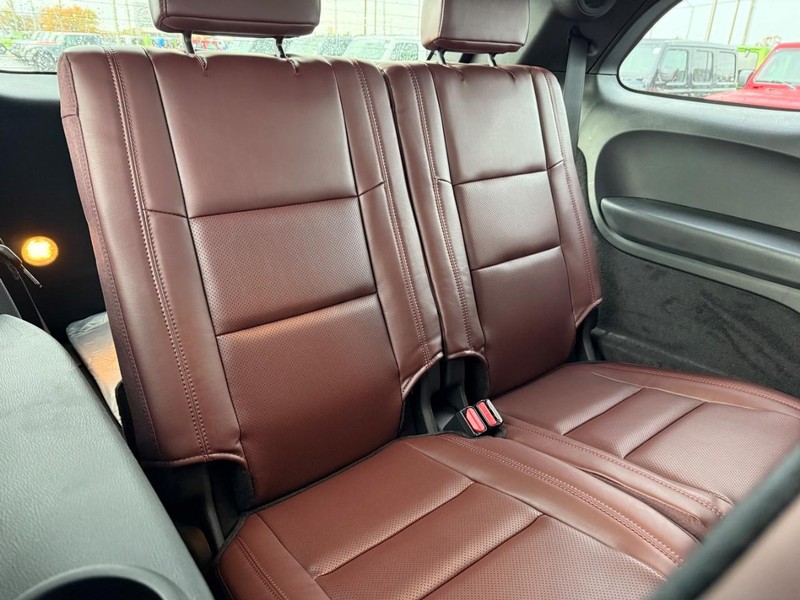 Dodge Durango Vehicle Full-screen Gallery Image 14