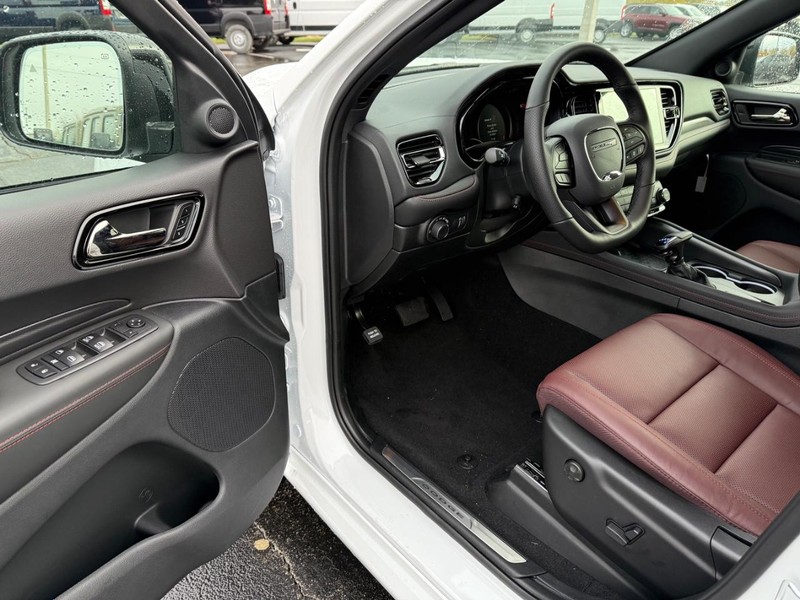 Dodge Durango Vehicle Full-screen Gallery Image 20