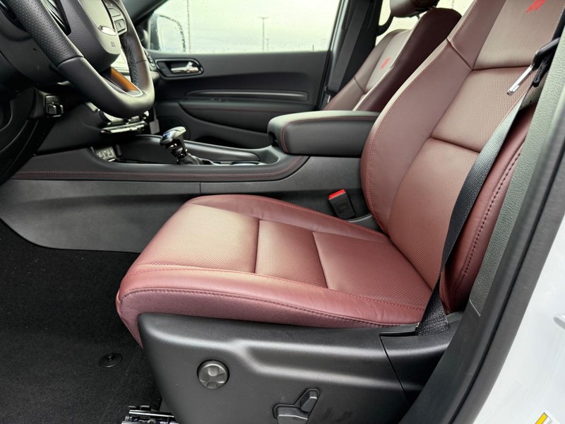 Dodge Durango Vehicle Full-screen Gallery Image 21