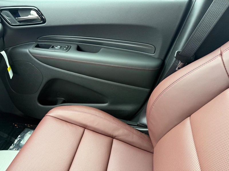 Dodge Durango Vehicle Full-screen Gallery Image 31