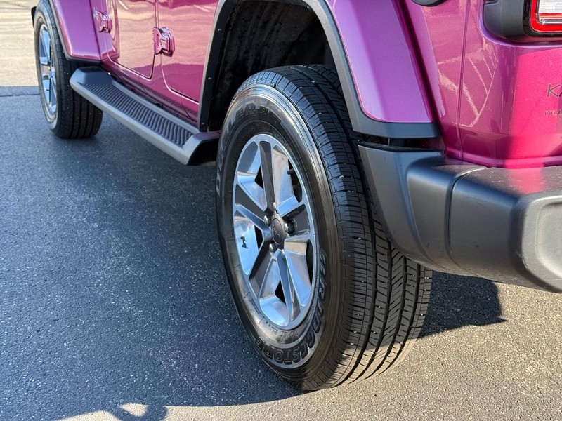 Jeep Wrangler Vehicle Full-screen Gallery Image 6