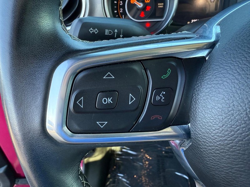 Jeep Wrangler Vehicle Full-screen Gallery Image 19