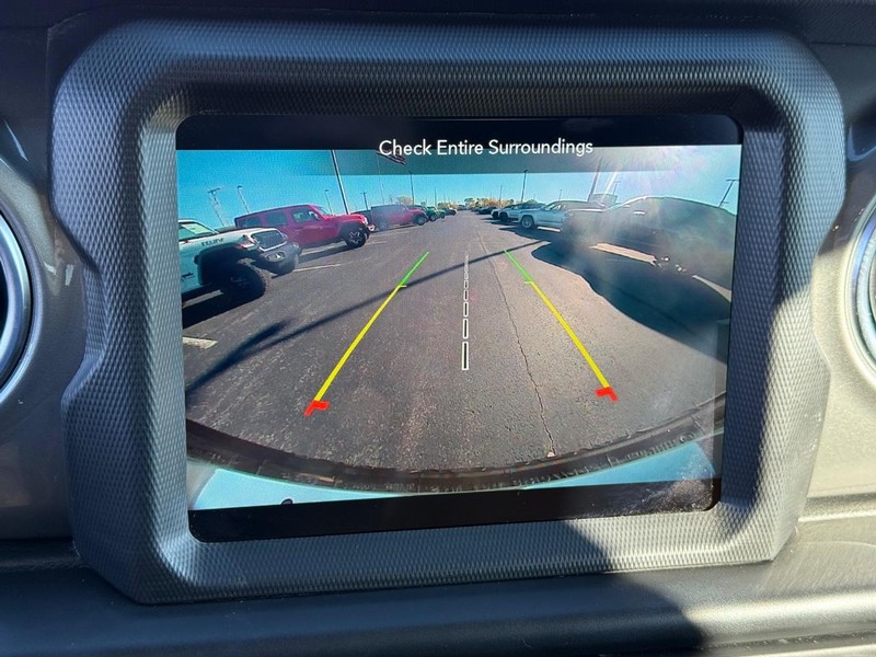 Jeep Wrangler Vehicle Full-screen Gallery Image 22