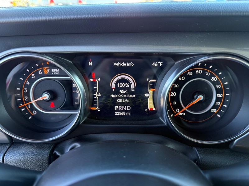 Jeep Wrangler Vehicle Full-screen Gallery Image 27