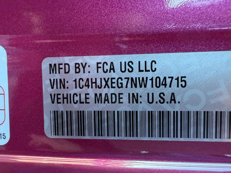 Jeep Wrangler Vehicle Full-screen Gallery Image 32