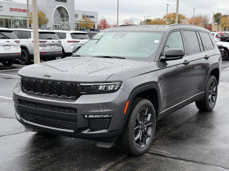 Jeep Grand Cherokee L Vehicle Full-screen Gallery Image 10