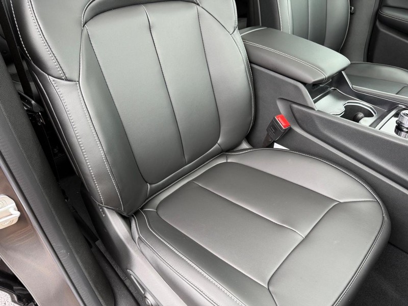 Jeep Grand Cherokee L Vehicle Full-screen Gallery Image 19