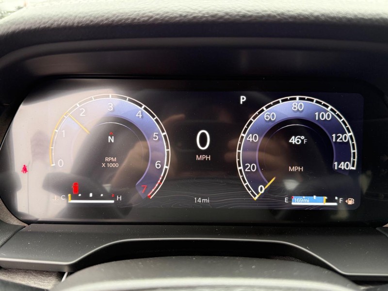 Jeep Grand Cherokee L Vehicle Full-screen Gallery Image 33