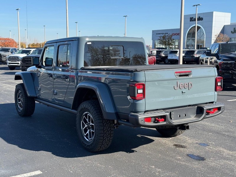 Jeep Gladiator Vehicle Full-screen Gallery Image 5