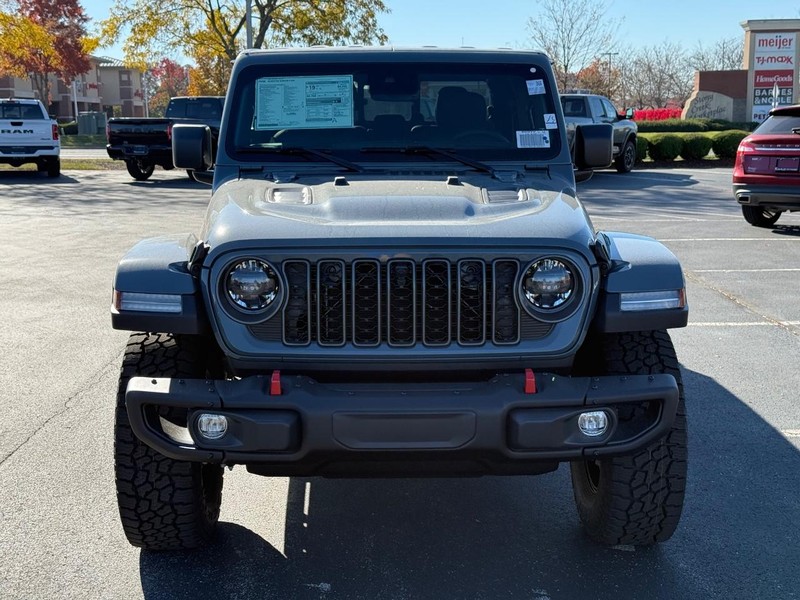 Jeep Gladiator Vehicle Full-screen Gallery Image 9