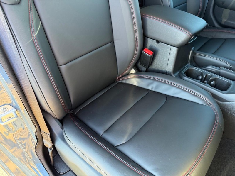 Jeep Gladiator Vehicle Full-screen Gallery Image 15