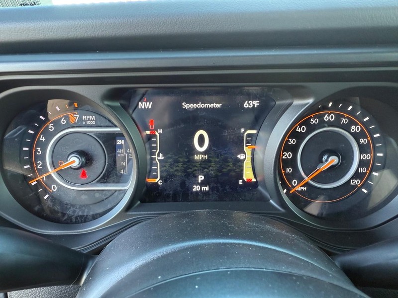 Jeep Gladiator Vehicle Full-screen Gallery Image 28