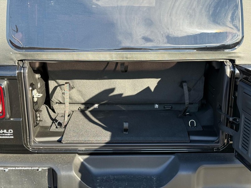 Jeep Wrangler Vehicle Full-screen Gallery Image 7