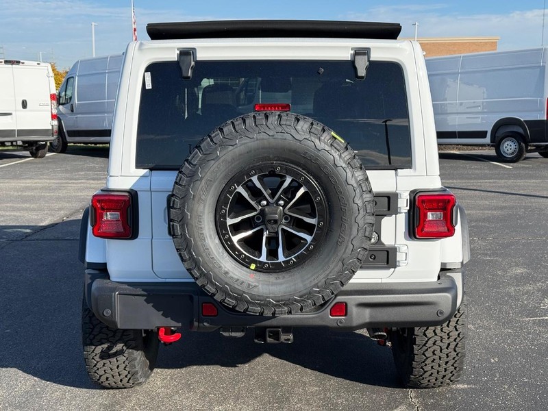 Jeep Wrangler Vehicle Full-screen Gallery Image 4