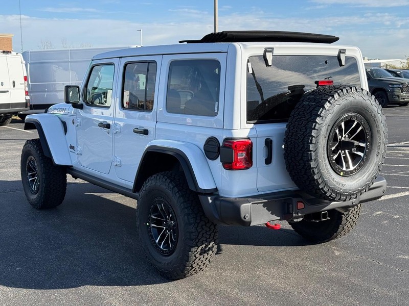 Jeep Wrangler Vehicle Full-screen Gallery Image 5