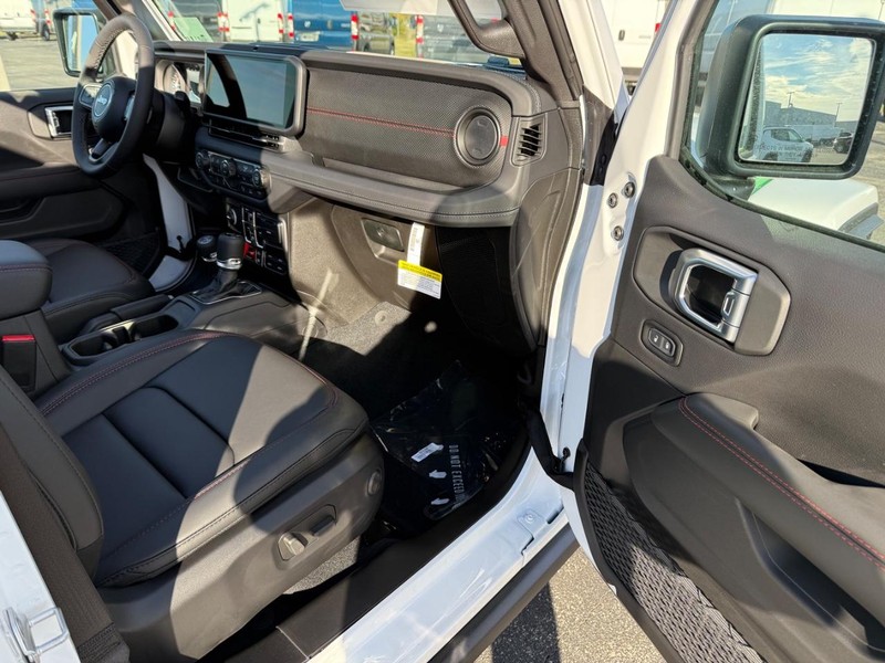 Jeep Wrangler Vehicle Full-screen Gallery Image 15