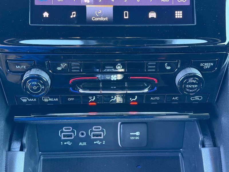 Jeep Grand Cherokee L Vehicle Full-screen Gallery Image 28