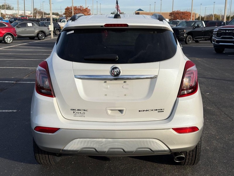 Buick Encore Vehicle Full-screen Gallery Image 4