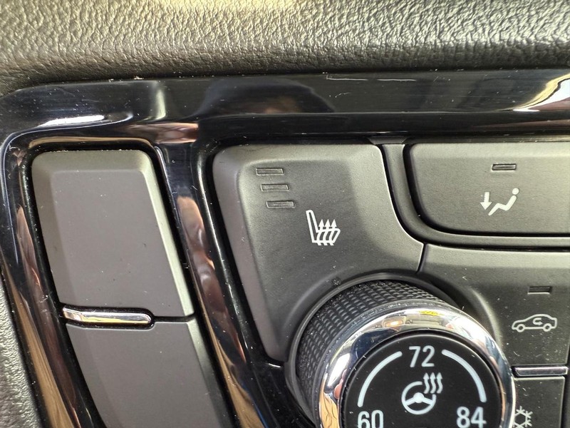 Buick Encore Vehicle Full-screen Gallery Image 23