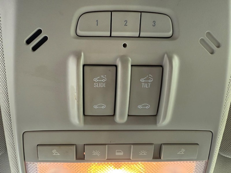 Buick Encore Vehicle Full-screen Gallery Image 29