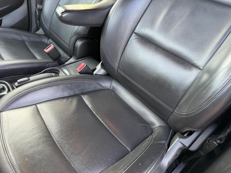 Buick Encore Vehicle Full-screen Gallery Image 32