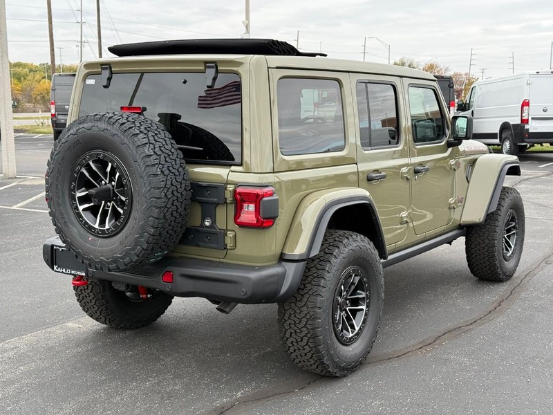 Jeep Wrangler Vehicle Full-screen Gallery Image 3