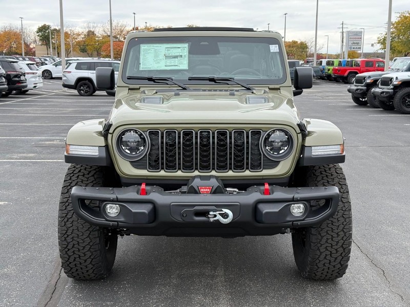 Jeep Wrangler Vehicle Full-screen Gallery Image 9