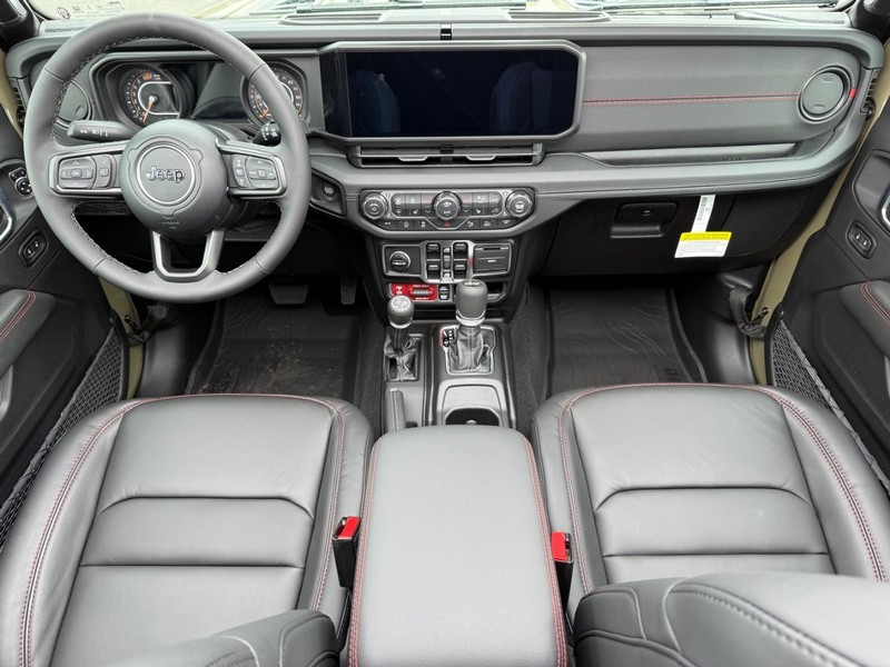 Jeep Wrangler Vehicle Full-screen Gallery Image 13