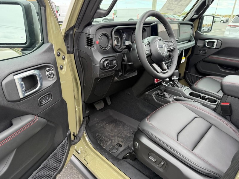 Jeep Wrangler Vehicle Full-screen Gallery Image 17