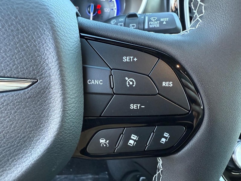 Chrysler Pacifica Vehicle Full-screen Gallery Image 22