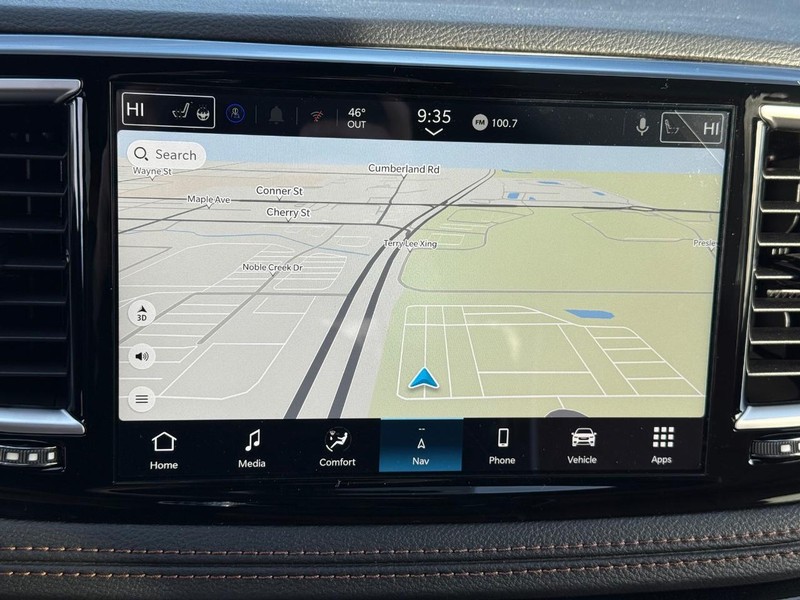 Chrysler Pacifica Vehicle Full-screen Gallery Image 25