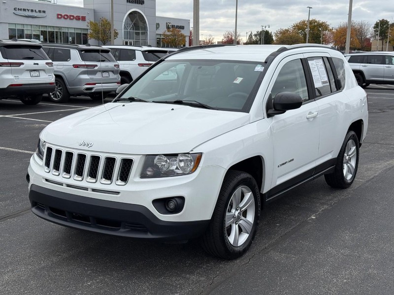 Jeep Compass Vehicle Full-screen Gallery Image 8