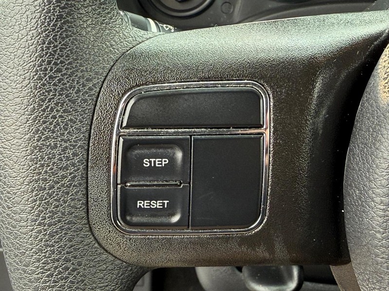 Jeep Compass Vehicle Full-screen Gallery Image 19