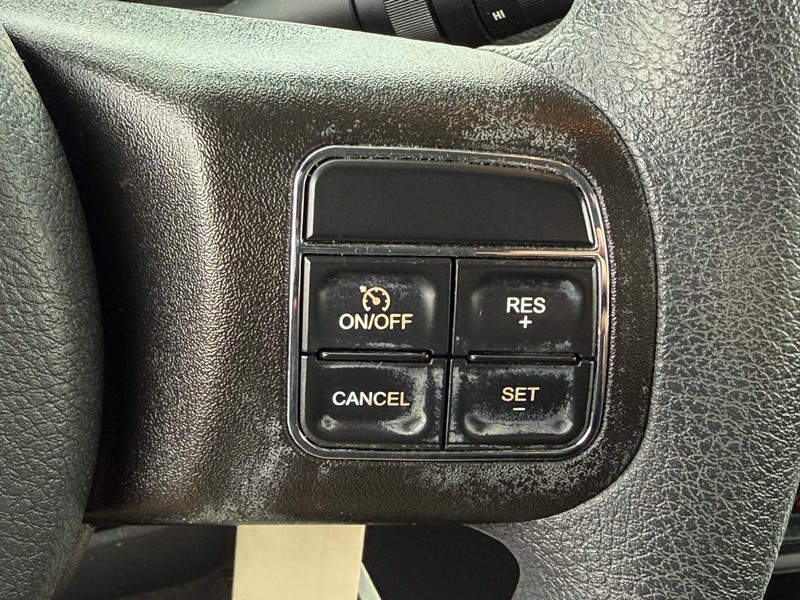 Jeep Compass Vehicle Full-screen Gallery Image 20