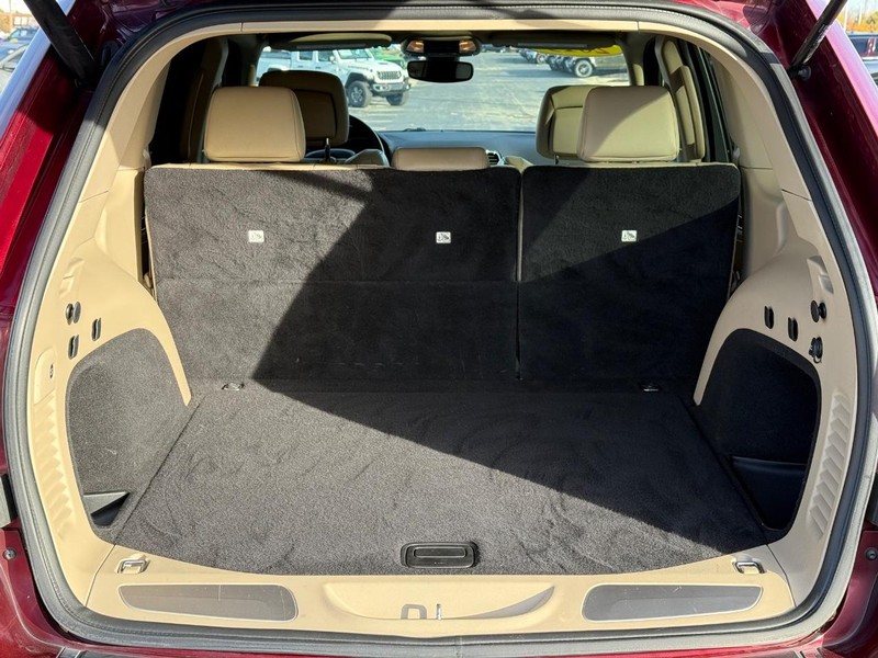 Jeep Grand Cherokee Vehicle Full-screen Gallery Image 7