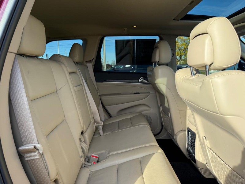 Jeep Grand Cherokee Vehicle Full-screen Gallery Image 11