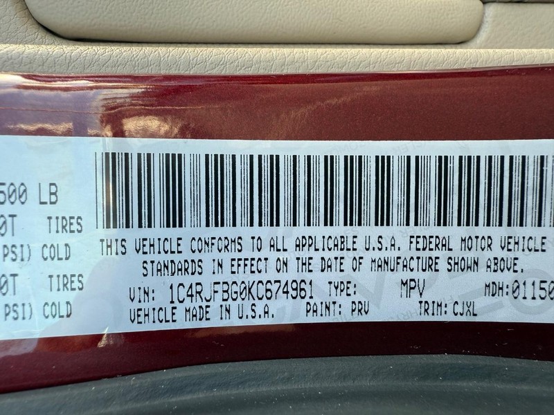 Jeep Grand Cherokee Vehicle Full-screen Gallery Image 34