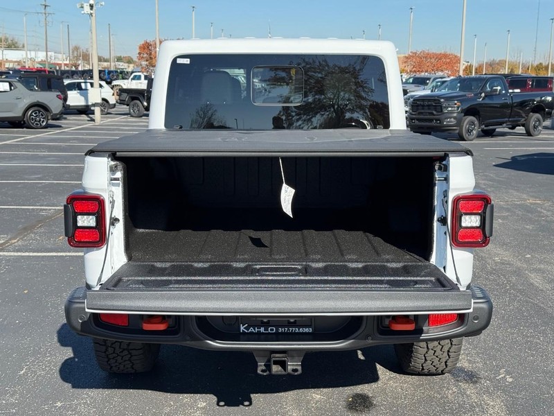 Jeep Gladiator Vehicle Full-screen Gallery Image 7