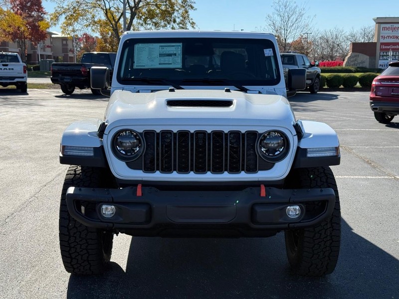 Jeep Gladiator Vehicle Full-screen Gallery Image 9