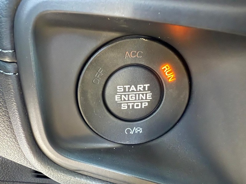 Jeep Gladiator Vehicle Full-screen Gallery Image 21