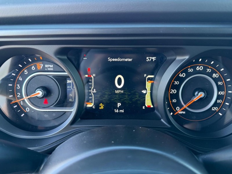 Jeep Gladiator Vehicle Full-screen Gallery Image 28