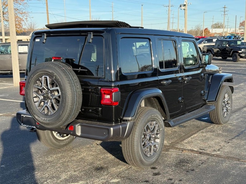 Jeep Wrangler Vehicle Full-screen Gallery Image 3