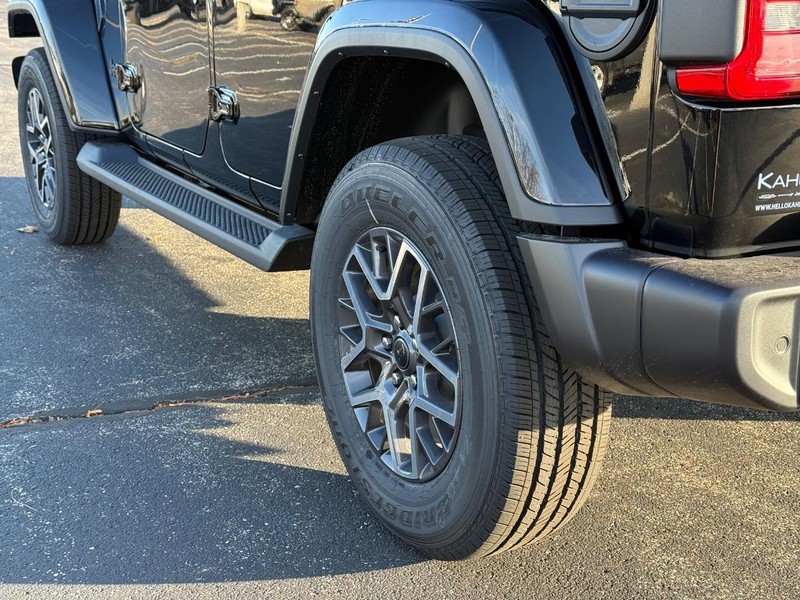 Jeep Wrangler Vehicle Full-screen Gallery Image 6