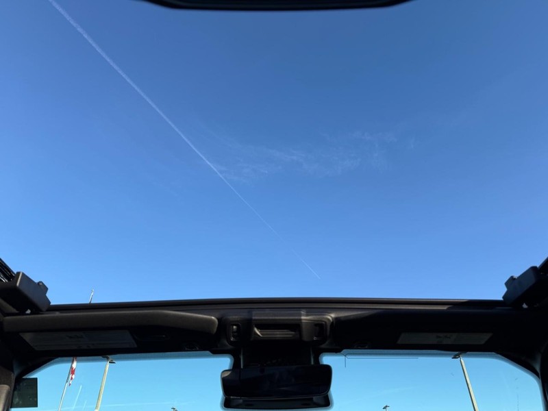 Jeep Wrangler Vehicle Full-screen Gallery Image 12