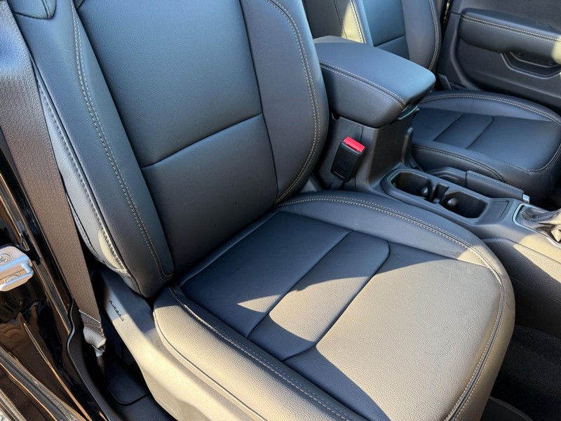 Jeep Wrangler Vehicle Full-screen Gallery Image 16