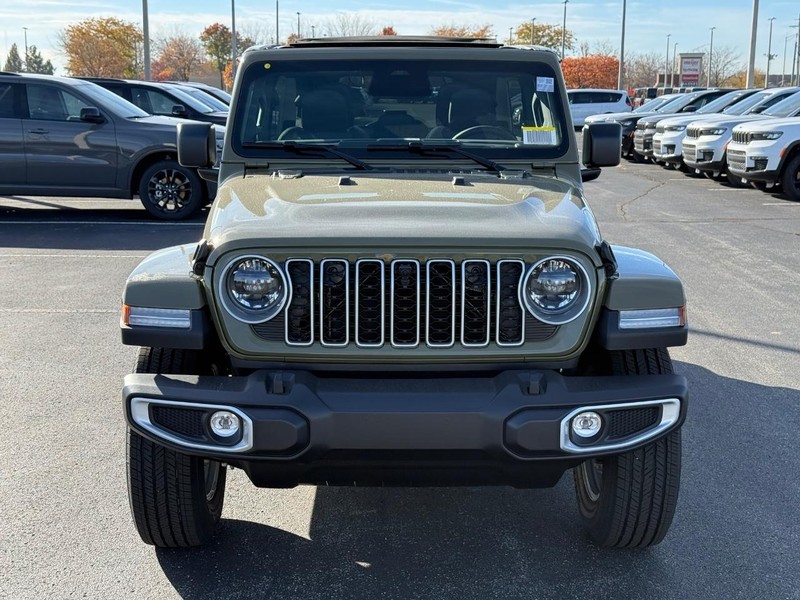 Jeep Wrangler Vehicle Full-screen Gallery Image 9