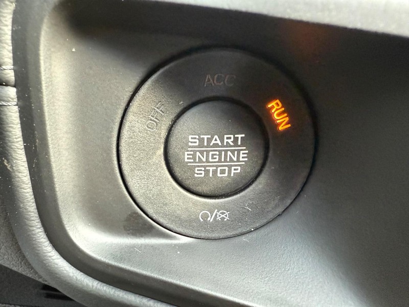 Jeep Wrangler Vehicle Full-screen Gallery Image 22